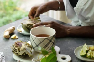 uong tra atiso voi gung mang den loi ich gi cho suc khoe 1 23cc8e3b89